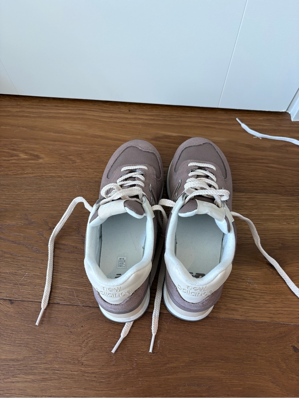 New Balance Sneakers Size 7.5 - Picture 3 of 5